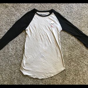 Worn Once, Vans alien/pizza long sleeve